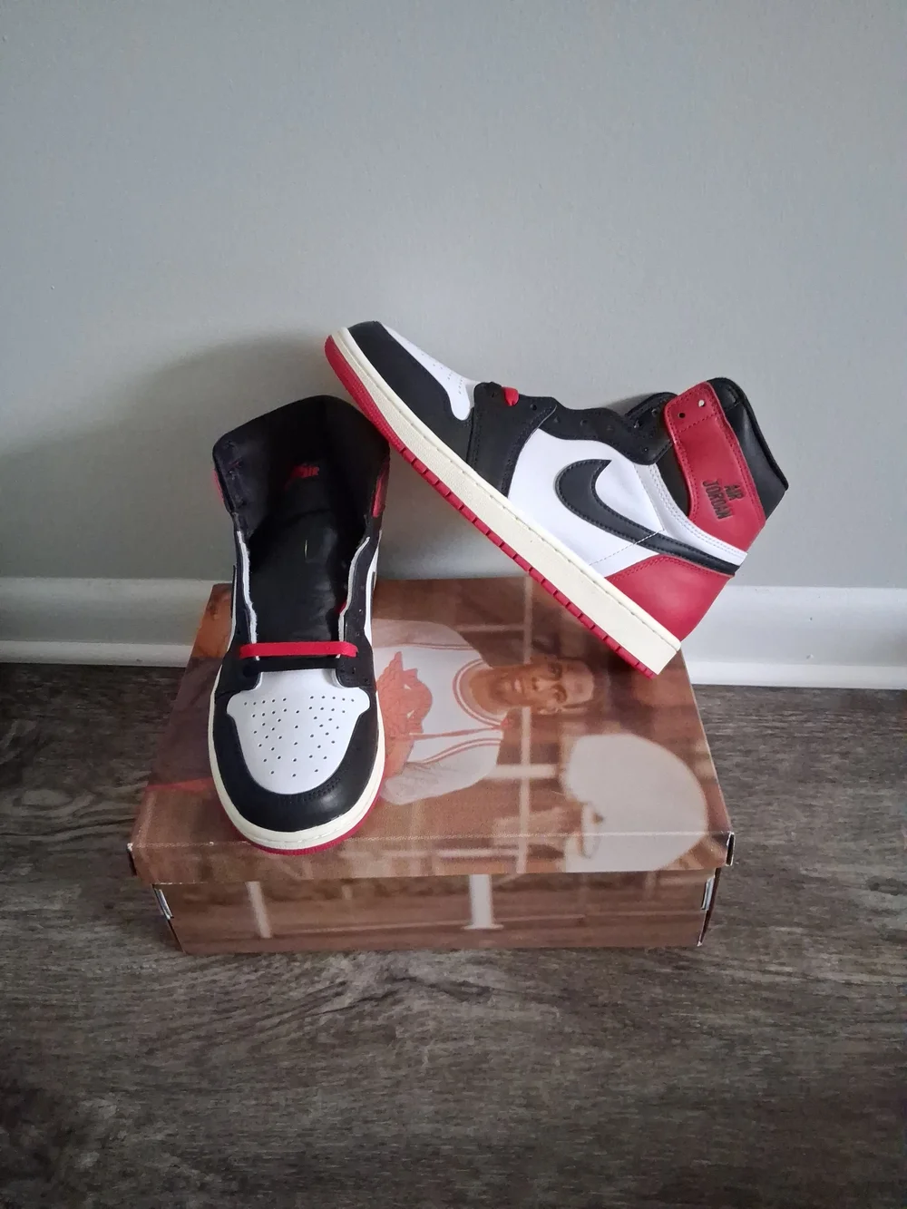 BRAND NEW IN BOX REIMAGINED BLACK TOE JORDAN 1Jordan Retro High OG